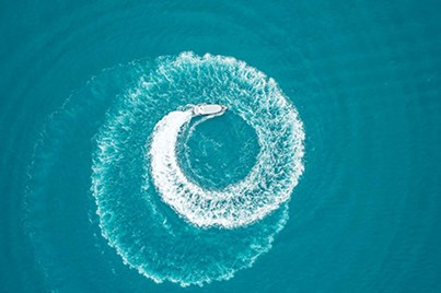 The adventure cruise on the ‘Viper’ is one of the fastest in the Whitsundays