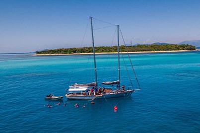 9Hr Green Island & Pinnacle Reef Tour