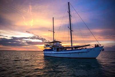 2.5Hr Cape Adieu Sunset Cruise